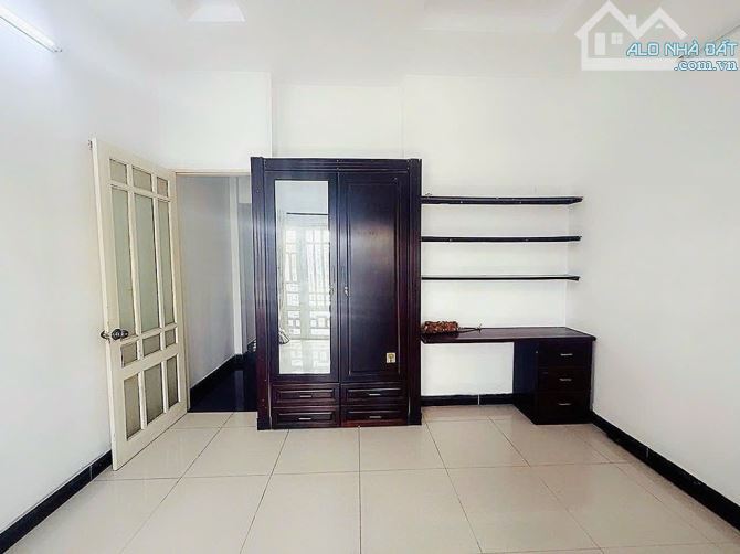BÁN NHÀ 2 MẶT TIỀN HẺM-TRẦN XUÂN SOẠN-QUẬN 7-DÒNG TIỀN 12TRĐ-DT: 4,2x14-GIÁ 5,5 TỶ - 6