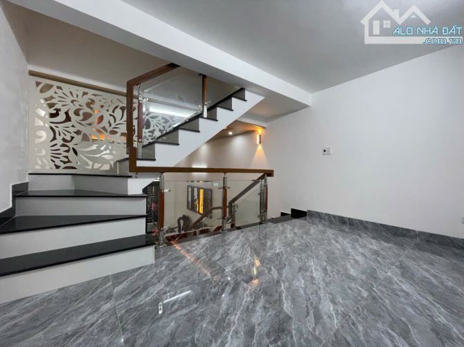 Bán nhà 3 tầng Full nội thất đường Cù Chính Lan, tặng kèm 1 nhà 3 tầng. Giá 5,4 tỷ - 6
