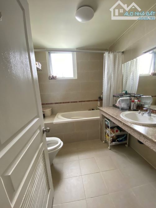 Cho thuê Căn hộ Mỹ Đức , PMH ,Q7, có ô xe hơi , dt:120m2 , full nội thất , 3PN, giá : 27tr - 6
