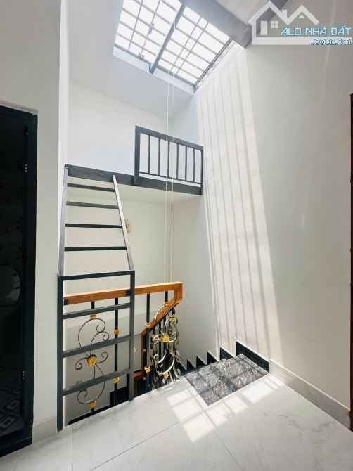 SIÊU PHẨM 3 TẦNG NGAY HƯƠNG LỘ 2 - HẺM 8M THÔNG - 48M2 (4x12)- TẶNG NỘI THẤT. CHỈ HƠN 5 TỶ - 6