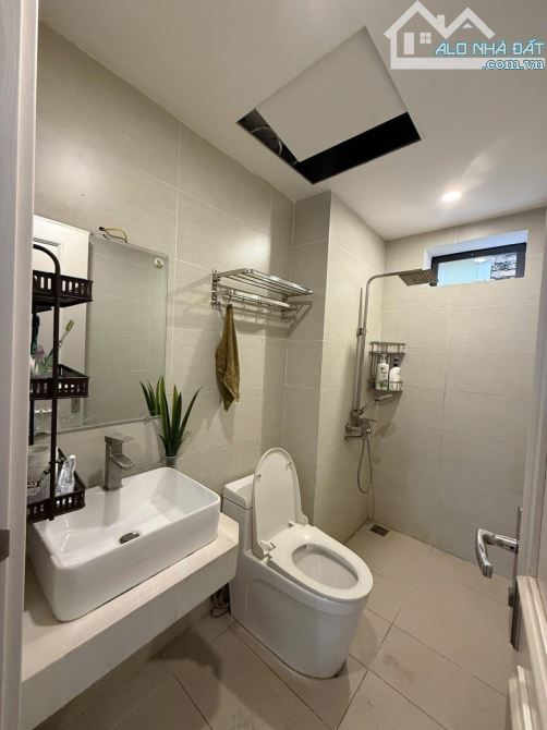 Bán nhà Ngọc Lâm, nhà dân xây, oto đỗ trong nhà, 53m2, 4 tầng, 12 tỷ - 6