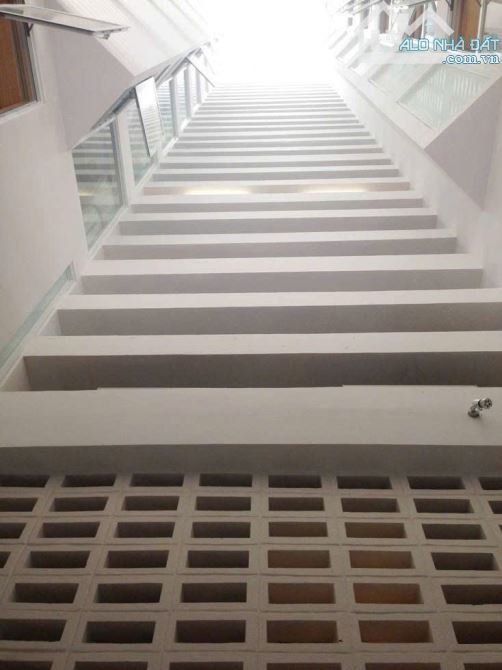 Cần bán khách sạn 3sao Đường Trần Quang Khải, Nha Trang. Cách biển 400m, 75 tỷ - 6