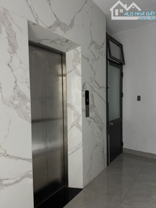 CẦN TIỀN GẢ NHANH HOÀNG TỬ 3 TẦNG THANG MÁY SỊN SÒ- MẶT TIỀN VIP VĂN TIẾN DŨNG_NHỈNH 11 TỶ - 6