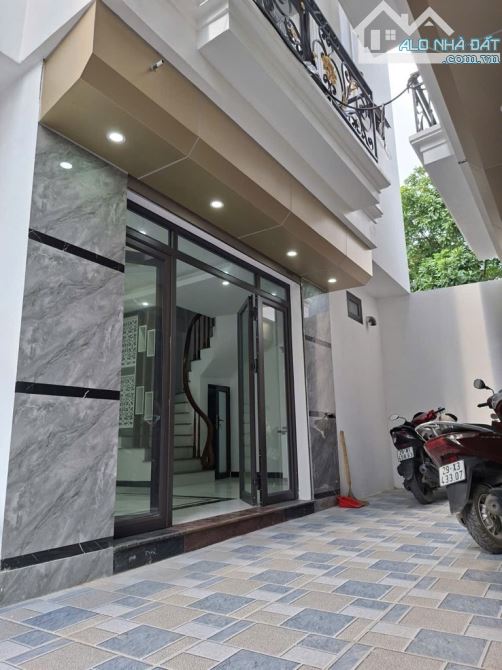 NHÀ ĐẸP BÁT KHỐI - Ô TÔ ĐỖ CỔNG - MỚI TINH 5 Tầng CHỈ HƠN 5 TỶ - 7