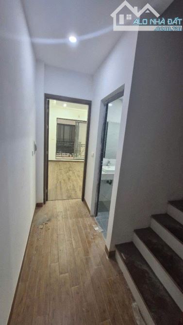 HÓT BÁN NHÀ PHỐ LAI XÁ 35M2 X 5 TẦNG Ô TÔ ĐỖ CỦA SỔ ĐỎ CHÍNH CHỦ GIÁ 5 2 TỶ - 7