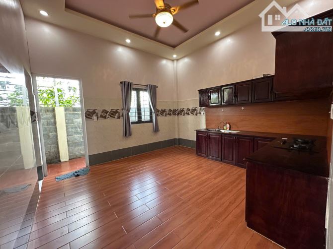 GIẢM MẠNH CHO CĂN NHÀ VƯỜN 8MX33M GẦN CHỢ HƯNG LONG - 7