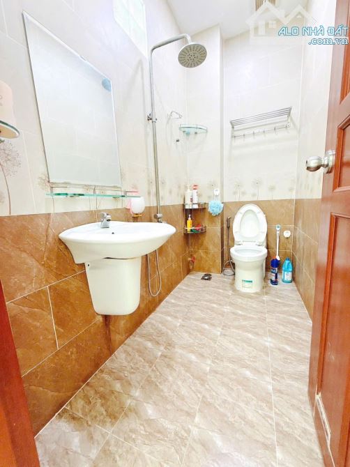 Nhà bán k lộ giới, 3 tầng (4.4x9m), hẻm 56 Bùi Minh Trực - 7