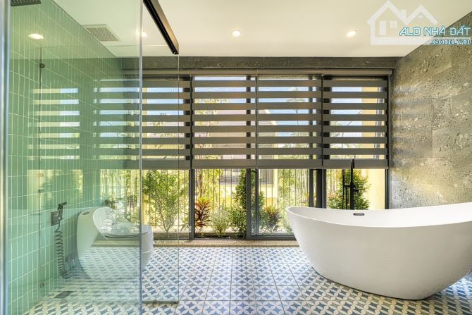 CỰC HIẾM- CHÍNH CHỦ BÁN CĂN VILLA TÂM HUYẾT TRUNG TÂM PHỐ CỐ HỘI AN. DT : 350 TRIỆU/THÁNG - 7