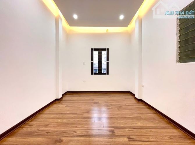 Minh Khai - Hai Bà Trưng - 200tr/m2 - Nhà Mới Ở Ngay - Gần Phố - Thông Tứ Phía - 7