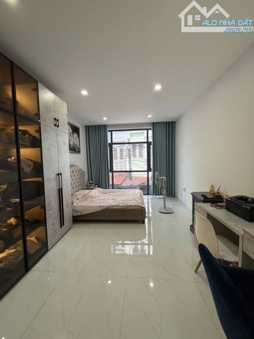 Bán nhà đẹp 3 tầng Khánh Hội, cách công viên 200m giá 7 tỷ - 7