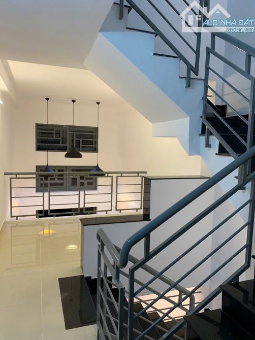 3 TẦNG CÒN MỚI- 3.2 x 17M- 3PN- NGUYỄN HUY LƯỢNG P14 BT- 7,8 TỶ TL - 7