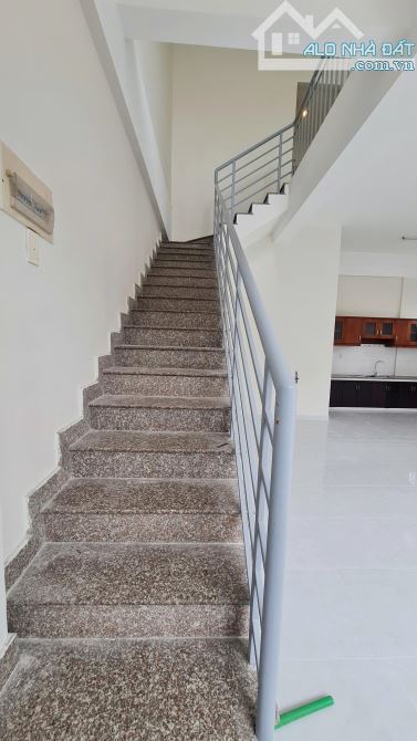 Shophouse- Chung Cư Lê Thành Lock A3 -130m2- 4tỷ SHR - 7