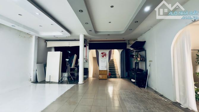 SANG NHƯỢNG TIỆM ÁO CƯỚI FULL SETUP – TRUNG TÂM BIÊN HÒA 📍 Mặt tiền Nguyễn Ái Quố - 7