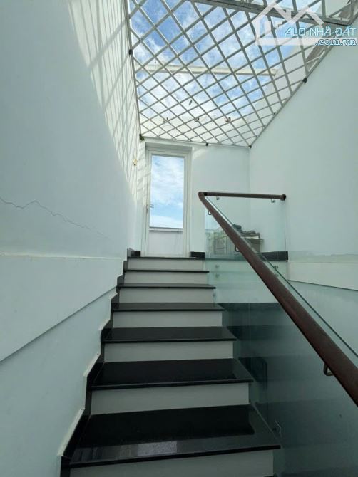 Bán nhà 1 trệt 1 lầu, 245m2 đất đường Cao Thắng, gần vòng xoay Lê Duẩn - 7