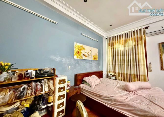 👉 NHÀ 3 TẦNG - NỘI THẤT GỖ SANG XỊN MỊN - VỊ TRÍ VIP - ĐƯỜNG NÚI THÀNH - SÁT DUY TÂN - 7