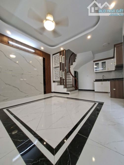 NHÀ ĐẸP BÁT KHỐI - Ô TÔ ĐỖ CỔNG - MỚI TINH 5 Tầng CHỈ HƠN 5 TỶ - 8