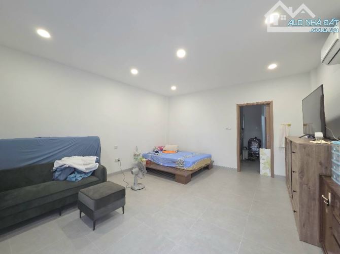 CHDV THU NHẬP 750tr/N - 6 TẦNG THANG MÁY ( 5 x 16 ) - HẺM 5M - 14,7 Tỷ - PHAN VĂN TRỊ - GV - 8