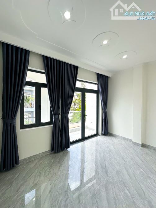 CHỦ GỞI BÁN NHÀ 1 TRỆT 2 LẦU (HOÀN CÔNG) NGAY KHU TĐC P. BỬU HOÀ. GIÁ CHỈ 4,2 TỶ - 8
