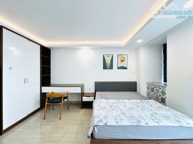 CỰC PHẨM STUDIO FULL NỘI THẤT BAN CÔNG NGAY QUẬN 1 - 8