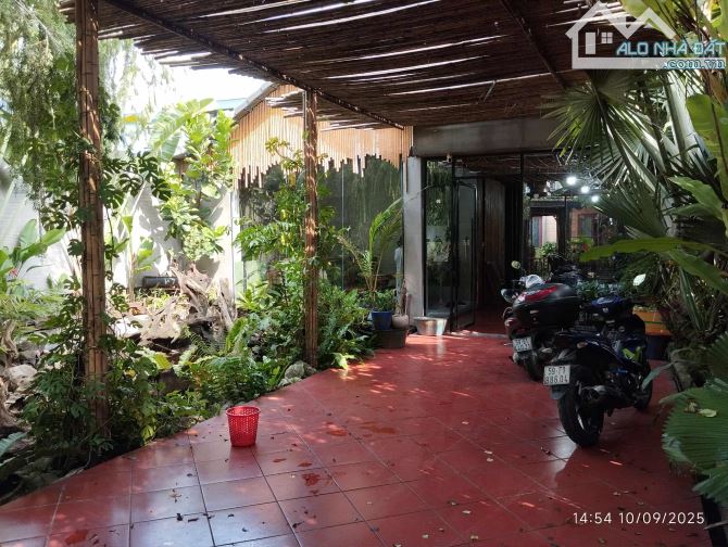 Biệt thự sân vườn siêu đẹp !... 9,3x41m, giá 14.5 tỷ. - 8