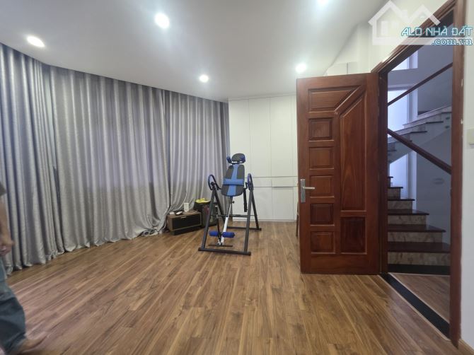 Q2, NGAY LÊ VĂN THỊNH - NHÀ MẶT TIỀN ĐƯỜNG KINH DOANH - 190M2(10*19)* 3 TẦNG - GIÁ 17,5 TY - 8