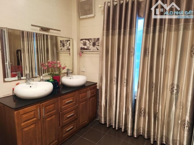 BÁN NHÀ NGUYỄN KHÁNH TOÀN, 60M2, MT 4.5M, 5 TẦNG, VIEW CÔNG VIÊN, VỈA HÈ OTO, GIÁ 17.5 TỶ - 9
