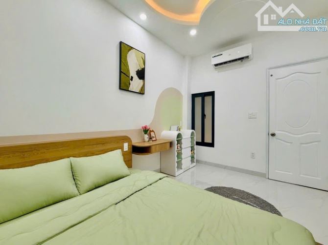 NHÀ MỚI TRANG BỊ NỘI THẤT CAO CẤP THEO PHONG CÁCH HIỆN ĐẠI. NHÀ NỞ HẬU,NGUYỄN TƯ GIẢN.P12. - 9