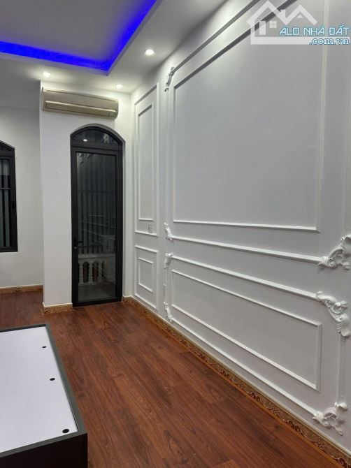 Bán nhà 4 tầng cực đẹp mặt đường Tô Vũ, Văn Cao, Hải Phòng - 9