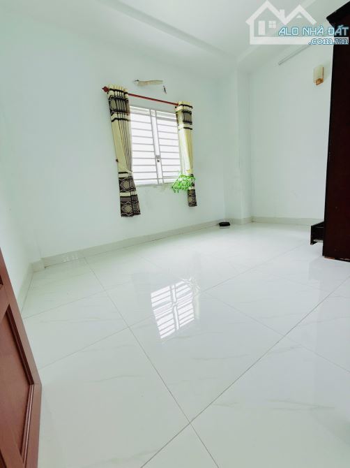 Nhà bán k lộ giới, 3 tầng (4.4x9m), hẻm 56 Bùi Minh Trực - 9