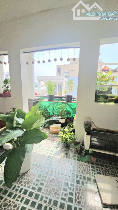 Dương Quảng Hàm Gò Vấp, hẻm xe hơi 8m, Dt 50m2, 5 tầng 4Pn, full nội thất, giảm còn 9,9 tỷ - 9