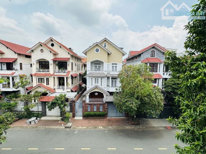 🏡 BIỆT THỰ HIM LAM TRUNG SƠN – SÁT QUẬN 7 🏡 250m² (12.5 x 20m) – 1 hầm, 3 tầng, 10PN - 9