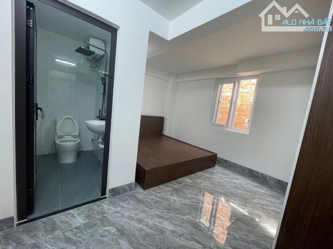 Bán nhà 3 tầng Full nội thất đường Cù Chính Lan, tặng kèm 1 nhà 3 tầng. Giá 5,4 tỷ - 9