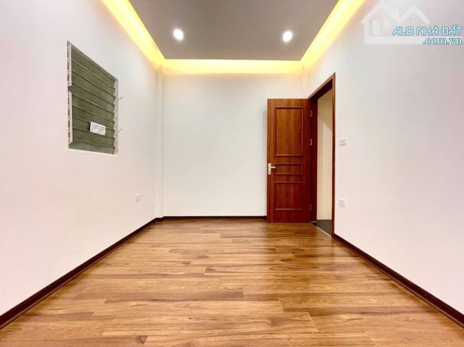 Minh Khai - Hai Bà Trưng - 200tr/m2 - Nhà Mới Ở Ngay - Gần Phố - Thông Tứ Phía - 9