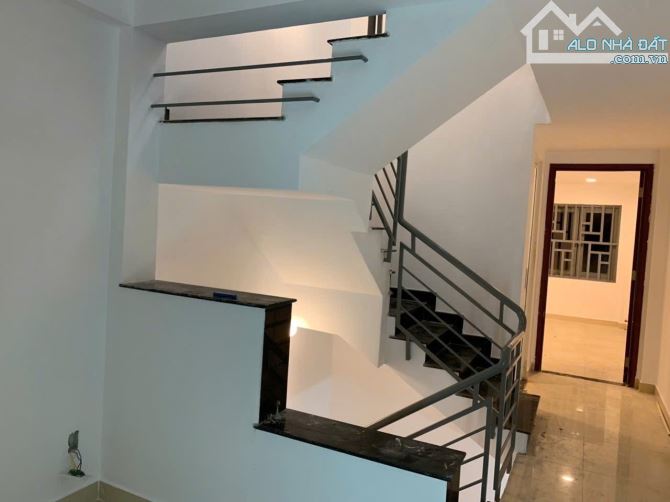 3 TẦNG CÒN MỚI- 3.2 x 17M- 3PN- NGUYỄN HUY LƯỢNG P14 BT- 7,8 TỶ TL - 9
