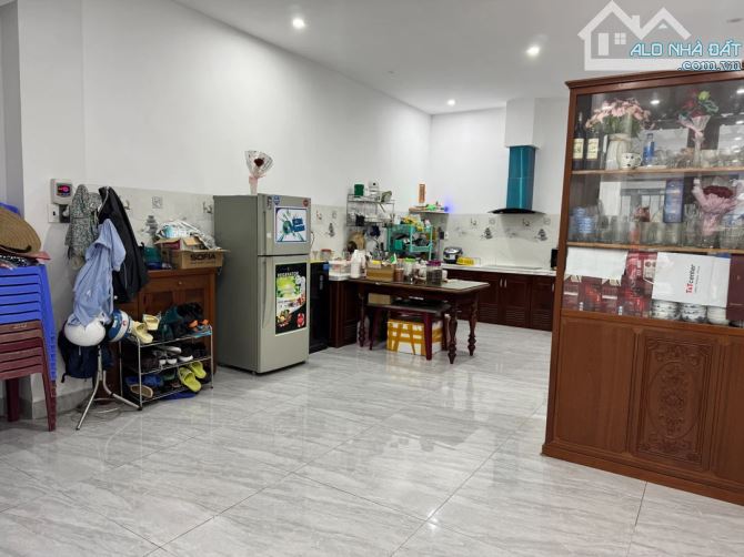 CẦN TIỀN GẢ NHANH HOÀNG TỬ 3 TẦNG THANG MÁY SỊN SÒ- MẶT TIỀN VIP VĂN TIẾN DŨNG_NHỈNH 11 TỶ - 9