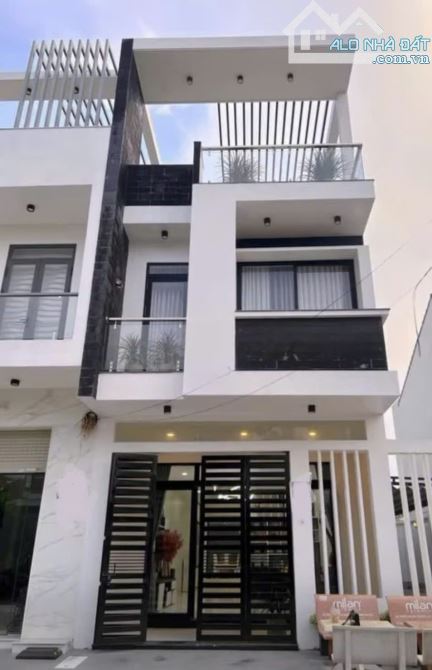 BÁN NHÀ MẶT TIỀN ĐƯỜNG DIÊN HỒNG  ,  VỊ TRÍ KINH DOANH , CÁCH BIỂN 200M , TP QUY NHƠN