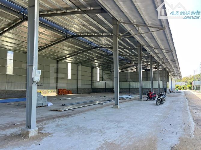 Cho thuê kho xưởng 560m² có hệ thống báo cháy, đường cặp Quốc Lộ 1A, P. Cái Răng