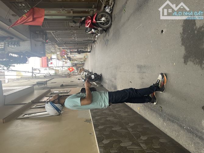 Nhà Đa Sĩ 36m 4 tầng,phân lô bàn cờ nhà,trước nhà rộng, cách phố 20m an sinh đỉnh