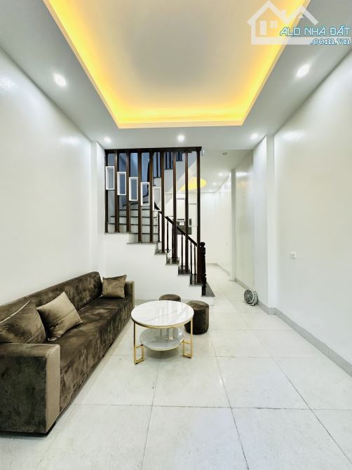 Nhà Dân Lô Góc 3 Thoáng Nội Thất Đẹp , Giá Tốt Nhất Thị Trường