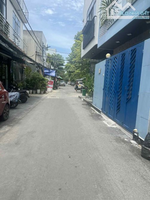 BÁN NHÀ 4 TẦNG GẦN SÂN BAY GIÁ 7,5 TỈ