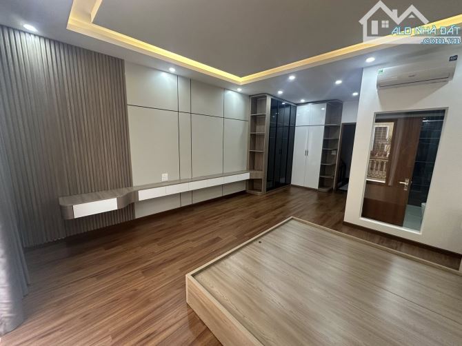 Bán Nhà Mặt Phố Lý Thường Kiệt METRO Hà Đông 50m2 5 Tầng MT 4.8m Giá 17.5 Tỷ