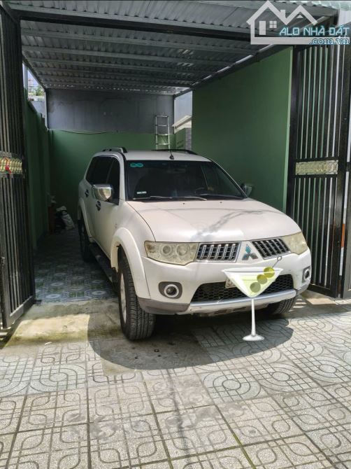 Nhà 1 trệt 2 lầu 12x8,5 Xây dựng 8x8,5 BTCT 4PN 4WC, có Gara Ô tô riêng