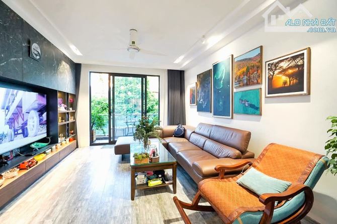🏠 CẤP CỨU NHÀ CỔ LINH LB, 7 TẦNG, MT5.4M, ÔTÔ ĐỖ CỬA,VÀI BƯỚC RA PHỐ, KINH DOANH,GIÁ 8.XT