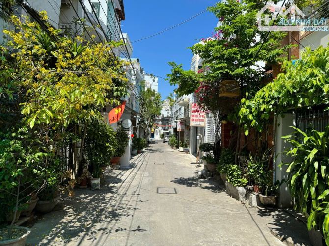Đất hẻm ô tô Nguyễn Thị Minh Khai Nha Trang dt 94m2 cách biển 700m đường thông