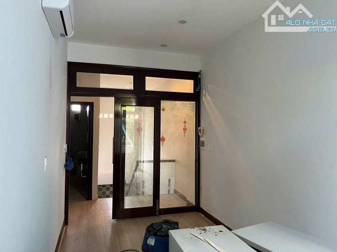 Bán nhà mặt tiền Đoàn Thị Điểm, gần chợ trời Tăng Bạt Hổ, nhà cao tầng đẹp, giá 9.5 tỷ
