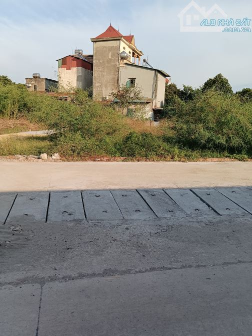 Bán Đất - Phú Hạ(Minh Phú) - 100M2 Full Thổ Cư - 3,15 Tỷ - Bìa Làng - Đường Thông Ô Tô Trá
