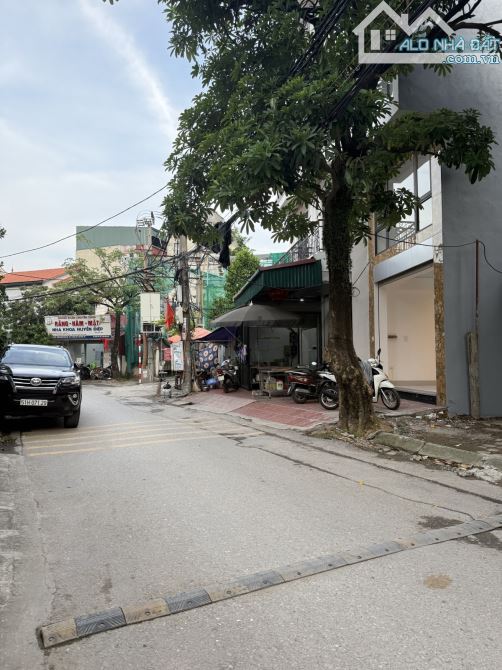 Bán Nhà Thạch Bàn Long Biên. Diện tích sử dụng: 48m² 📏 Mặt tiền: 4.3m Giá 5.4 Tỷ