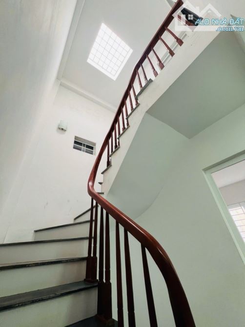 Bán nhà phố Mai Động 50m2 x 5 tầng ở ngay, giá cực sốc