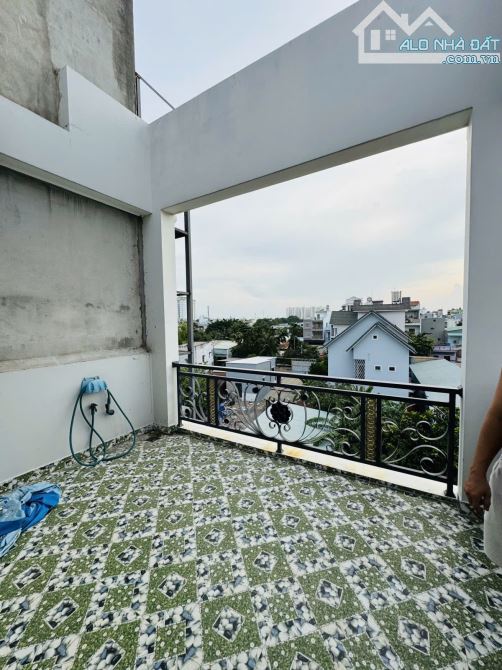 CẦN BÁN NHÀ QUẬN BÌNH TÂN  LÊ ĐÌNH CẨN 5,6 TỶ NGANG 4 DÀI 16