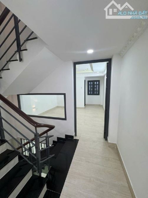 HẺM XE HƠI 1 /NHÀ 3 TẦNG ĐẸP MỚI -TRẦN THỦ ĐỘ -60M2